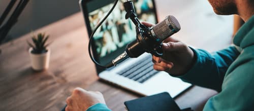 8 podcasts de marketing para você escutar!